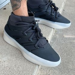 Adidas Fear of God basket ball shoe Sz 9