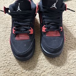 Red thunder 4’s size 6y