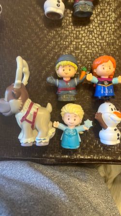 Fisher Price Disney Frozen Little People Elsa & Friends