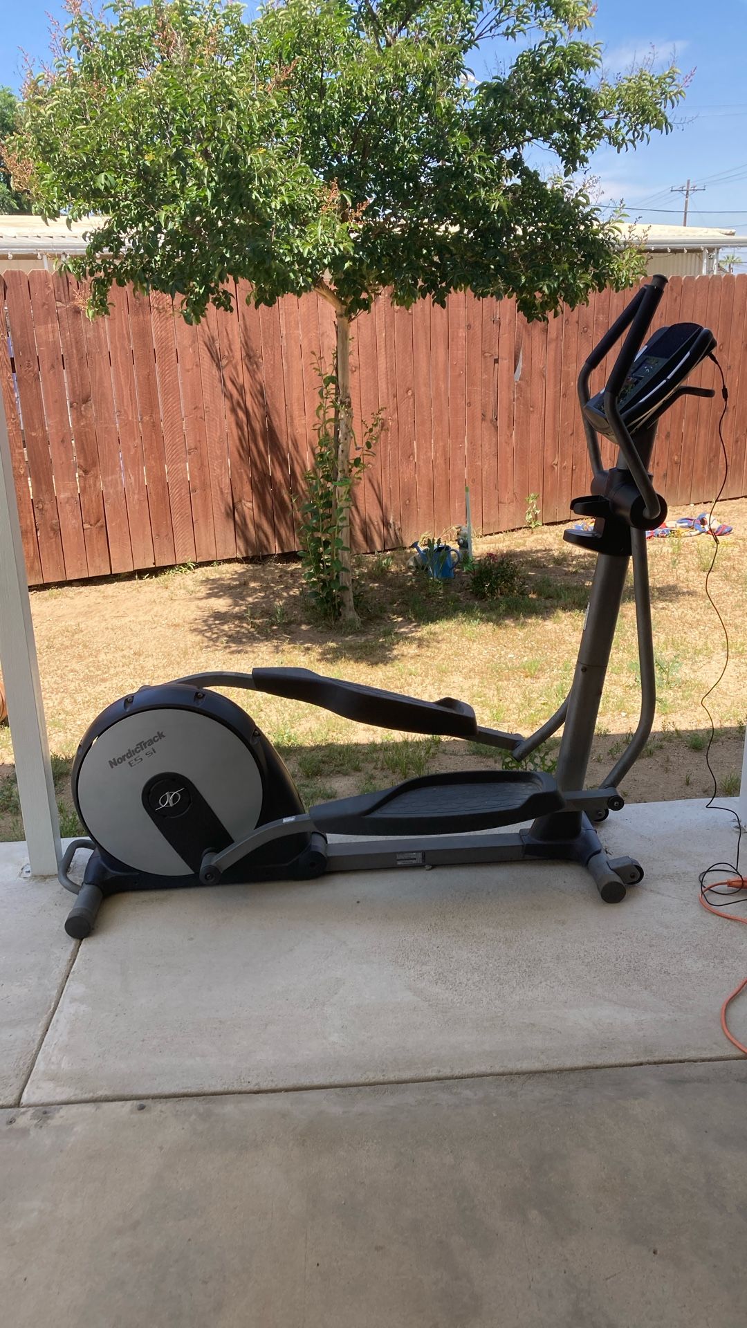 Nordic Track E5 si Space Saver Elliptical Machine