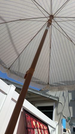 Umbrella for beach + heavy stand for placing it anywhere