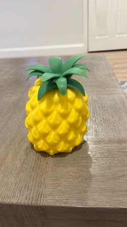 Pineapple squishy!!
