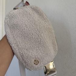 Lululemon Sherpa Belt Bag