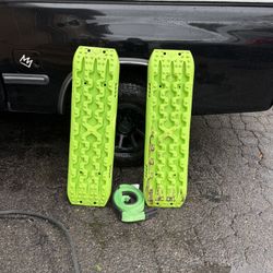 Off Road Traction Pads And Tow Rope