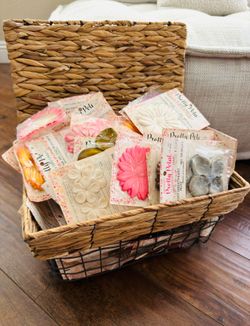 Fake petals for crafting