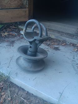 Heavy duty cantillever gate roller