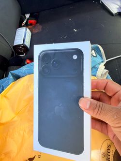 Tmobile iPhone 18 pro Max 256