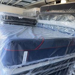 Queen Mattress PosturePedic Elite Hybrid Direct From Factory Offers $999