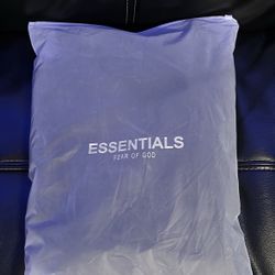 Size medium Essential hoodie 