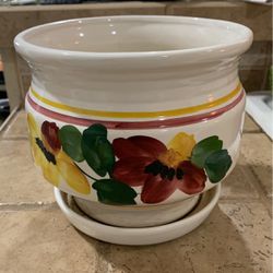 Beautiful Floral Ceramic Planter Pot With Drainage Tray Attached 7”x6.5”