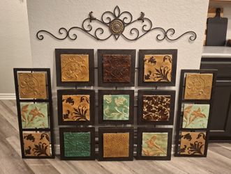 METAL WALL DECOR 4 PCS SET(SERIOUS BUYERS ONLY PLEASE 🙏🏻)READ FULL DESCRIPTION BEFORE ASKING PLEASE 🙏🏻 IF IT'S POSTED IT'S AVAILABLE 👀