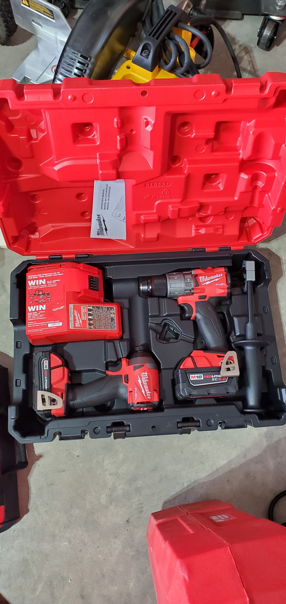 Milwaukee m18 fuel combo impact ,hammer drill, (2) battery &charger