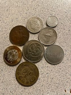 Lot of 8 Coins 😎