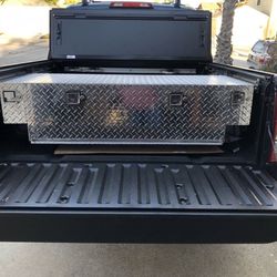 Custom Aluminum Toolbox For Nissan frontier 