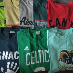 8 T- Shirts 