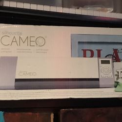 Cameo Vinyl Cutter And Accessories 