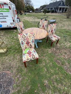 Mid century style oak dining table with 4  chairs