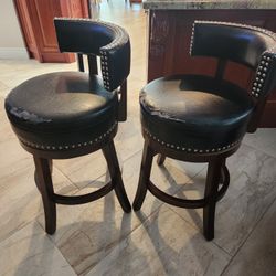 2 BAR STOOLS