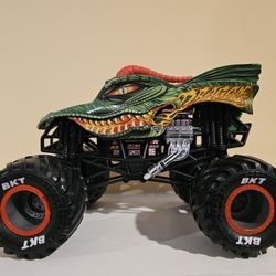 Monster Jam Dragon Truck 1:24 Scale Mint