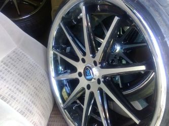 Rc10. 20" 20x10 in back 20x9 in front lug pattern 5x112
