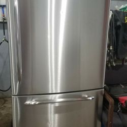 GE Fridge Stainless steel 