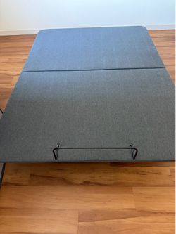 Bed Frame (adjustable) - Mattress Firm Sleepy’s Signature Base, Queen