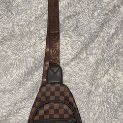 NEW LOUIS VUITTON CROSSBODY BAG