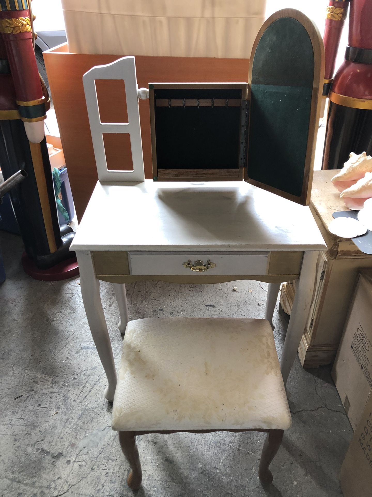 Women’s Antique Vanity