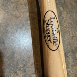 18in. Louisville Slugger Bat. Souvenir bat. 