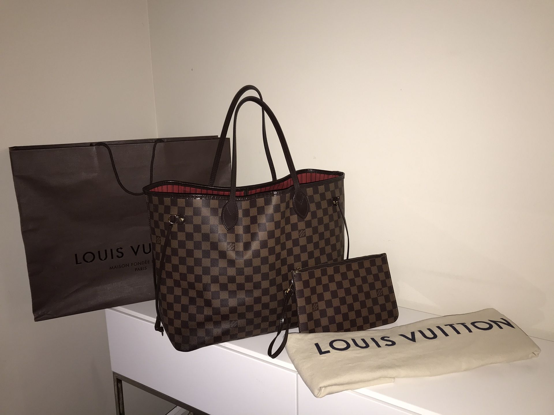 Authentic Louis Vuitton Damier Neverfull GM tote bag with pouch