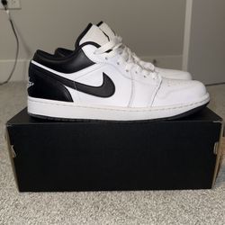 AIR JORDAN 1 LOW - MEN’S 9.5 - WHITE/BLACK- Clean/Box