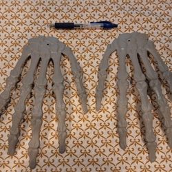 1 pair Plastic Halloween skeleton hands