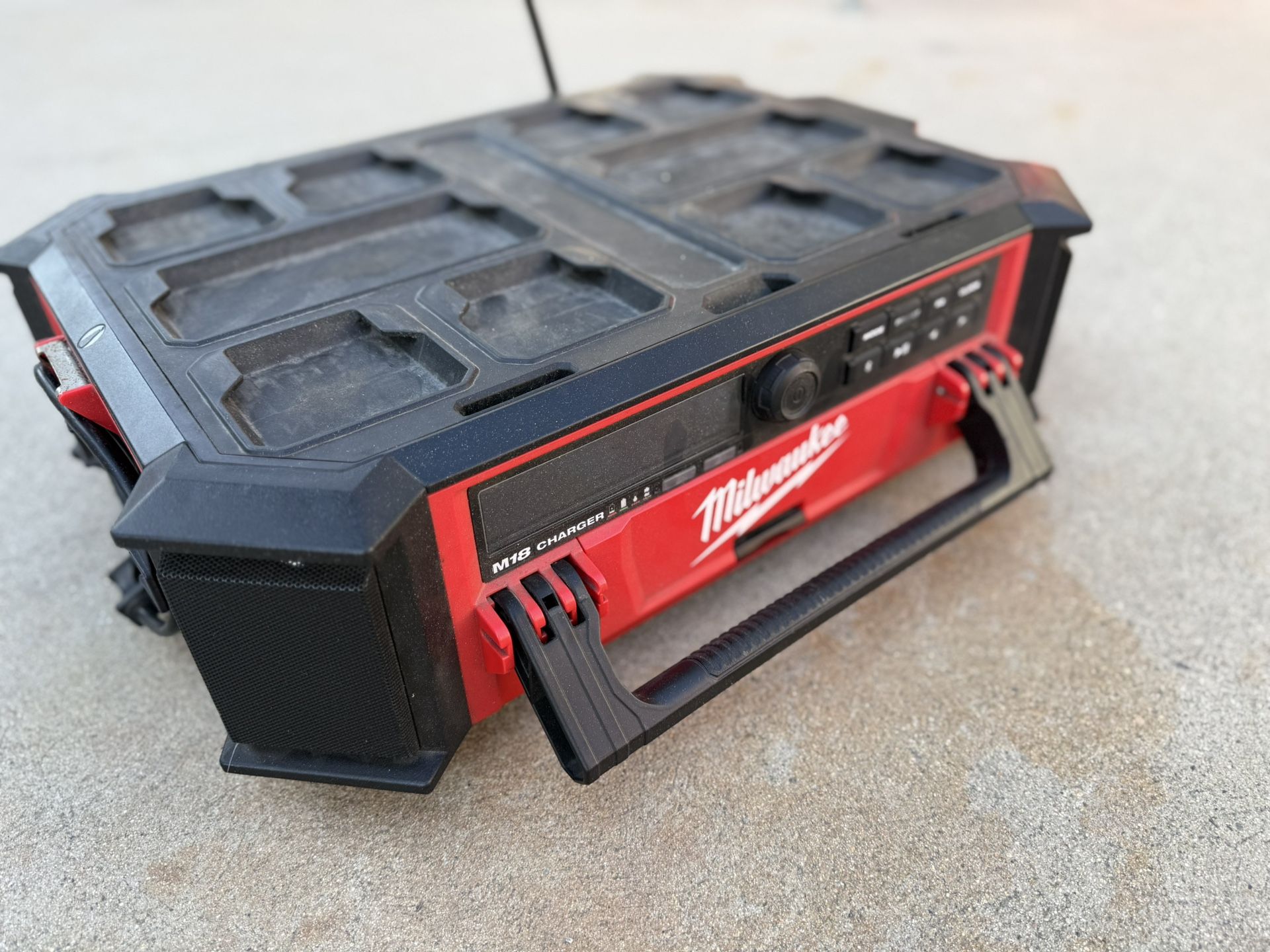 Milwaukee Packout Radio