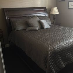 Cali King Wooden Bed, Mattresses, Luxury Bedding, & Art 