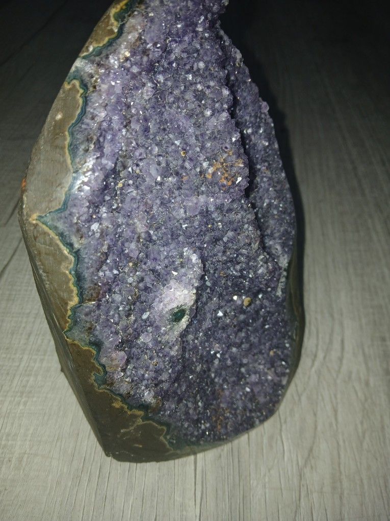 AMETHYST GEODE 