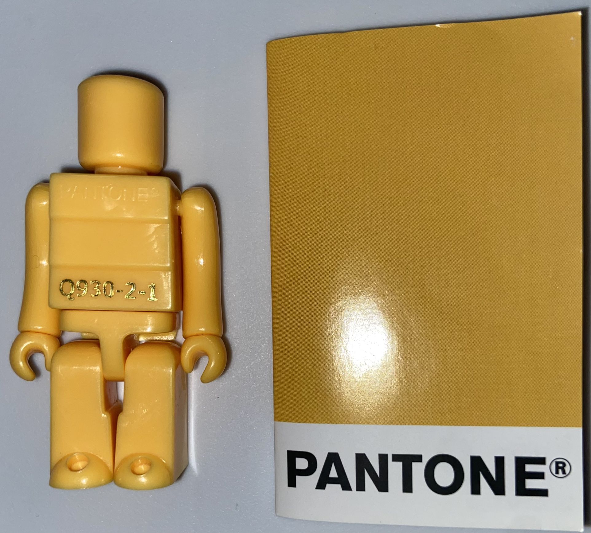 2-1 Pantone Kubrick