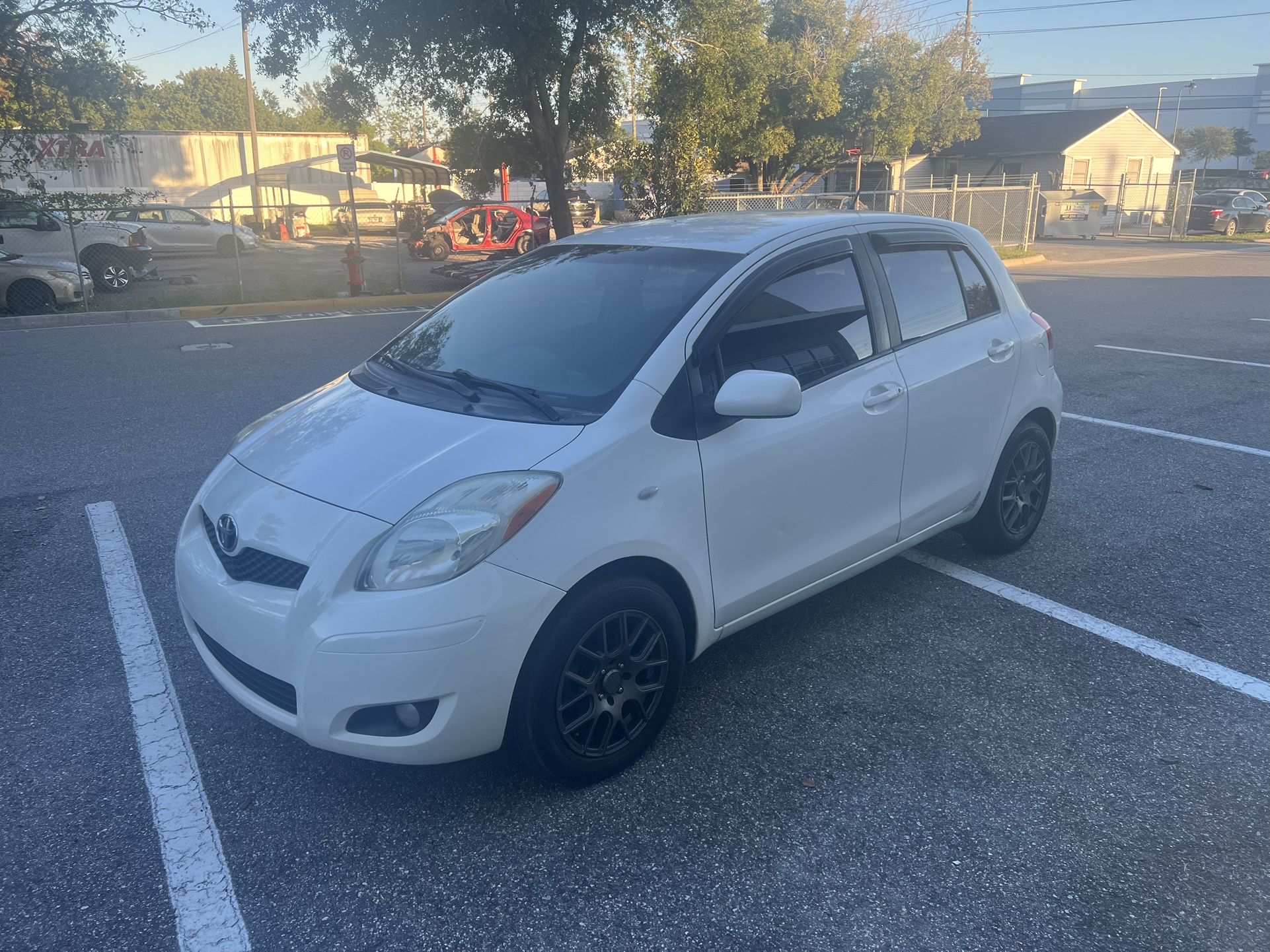 2011. TOYOTA YARYS. $3,850 PRICE CASH