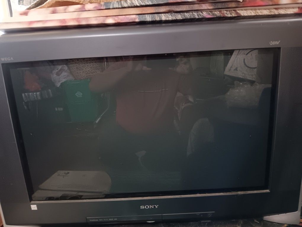 Sony Trinitron Xbr 970 Crt HD 1080i Tv 32 In
