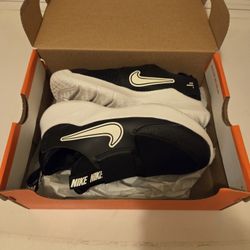 Kids Nike Shoes Size 2Y 