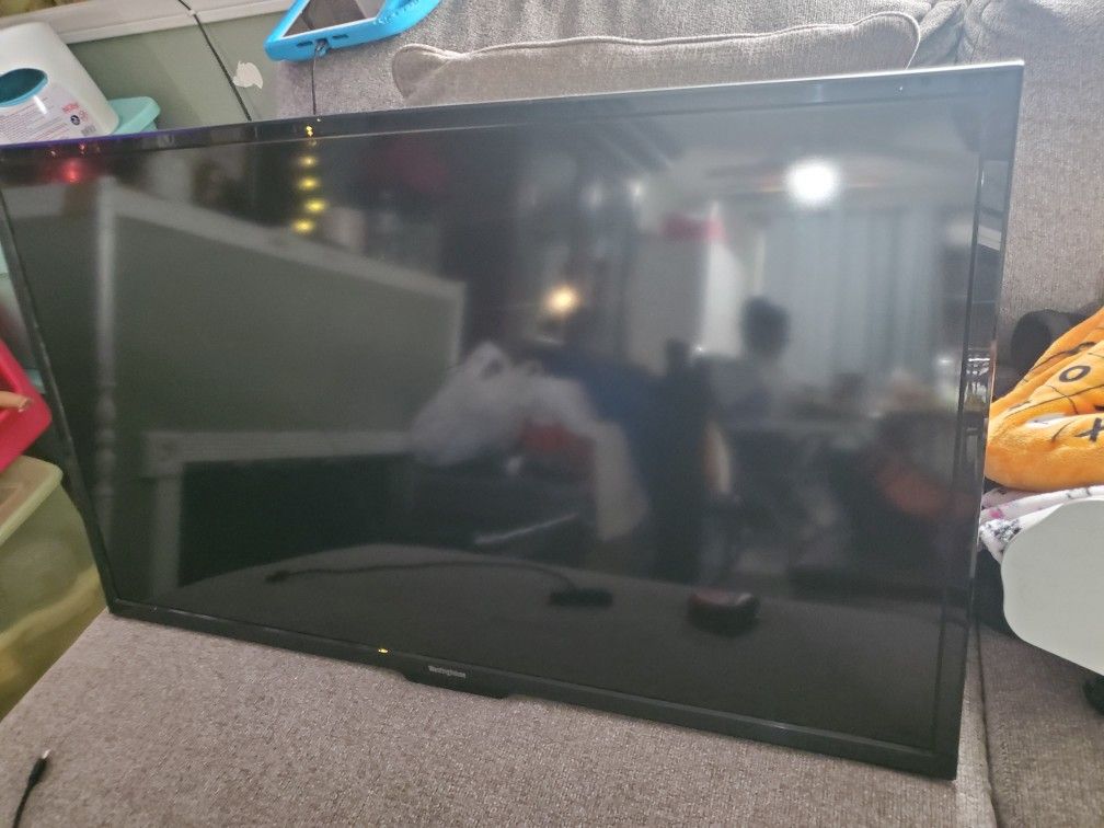 Westinghouse 
40" 120HZ 1080P LED HDTV