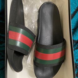 GUCCI SLIDES