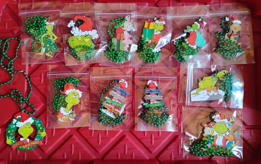 The Grinch Beaded chain W/Wooden Charm Decor