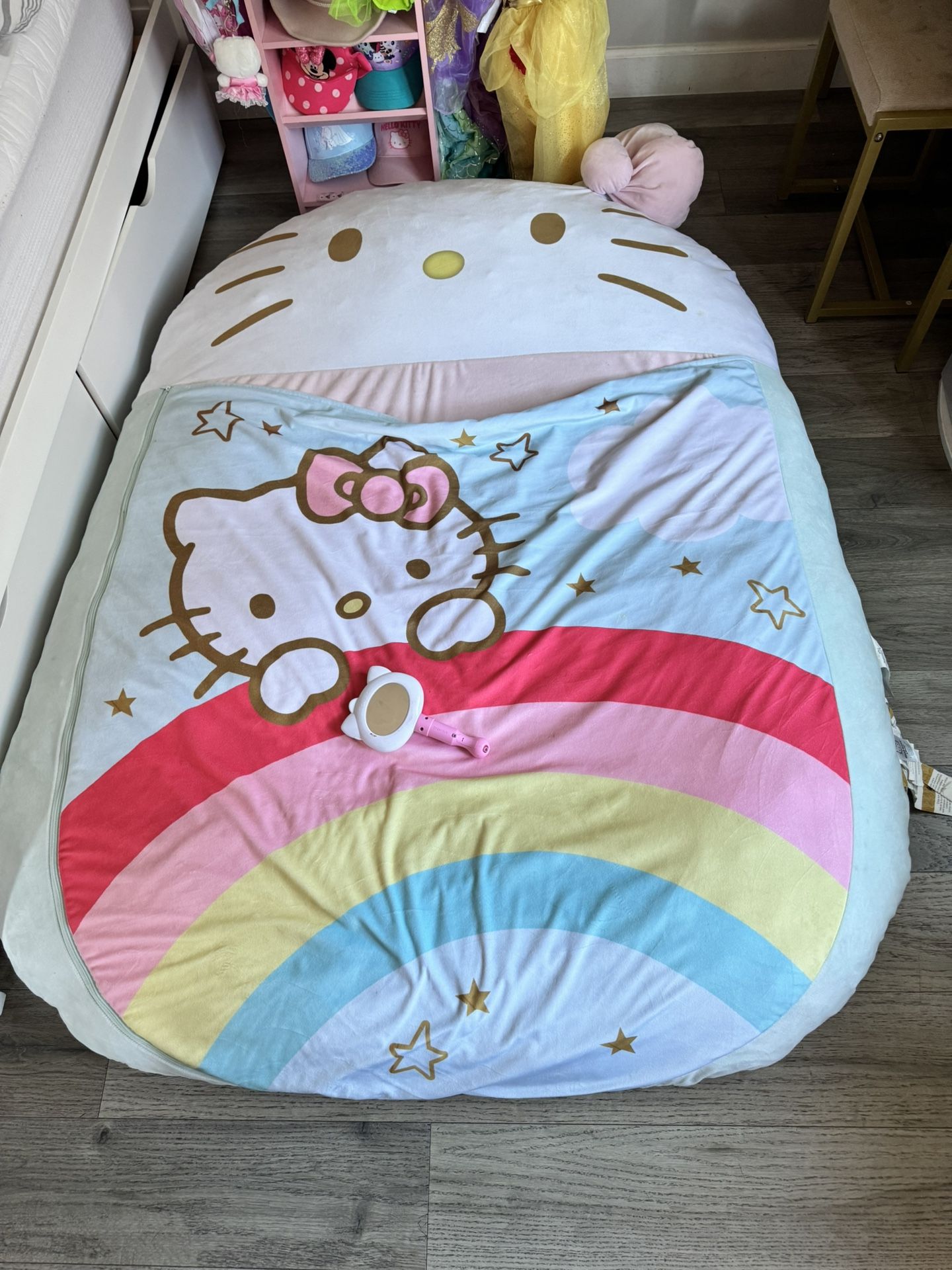 Hello Kitty Floor Lounger 