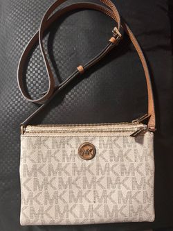 MK Wallet /Cell phone Crossbody