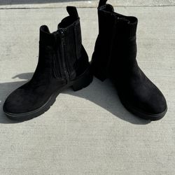 Black Shoes