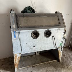 Sand Blasting Cabinet And Compressor 