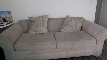 🛋️ Beige Loveseat Sofa Great Condition