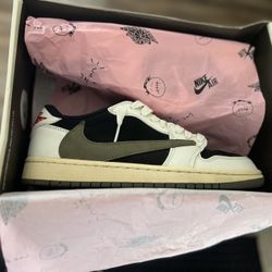 Travis Scott Jordan 1 Low Olive