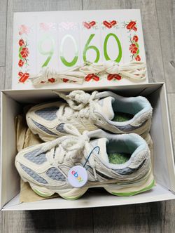New Balance 9060 Bricks & Wood Size 8.0