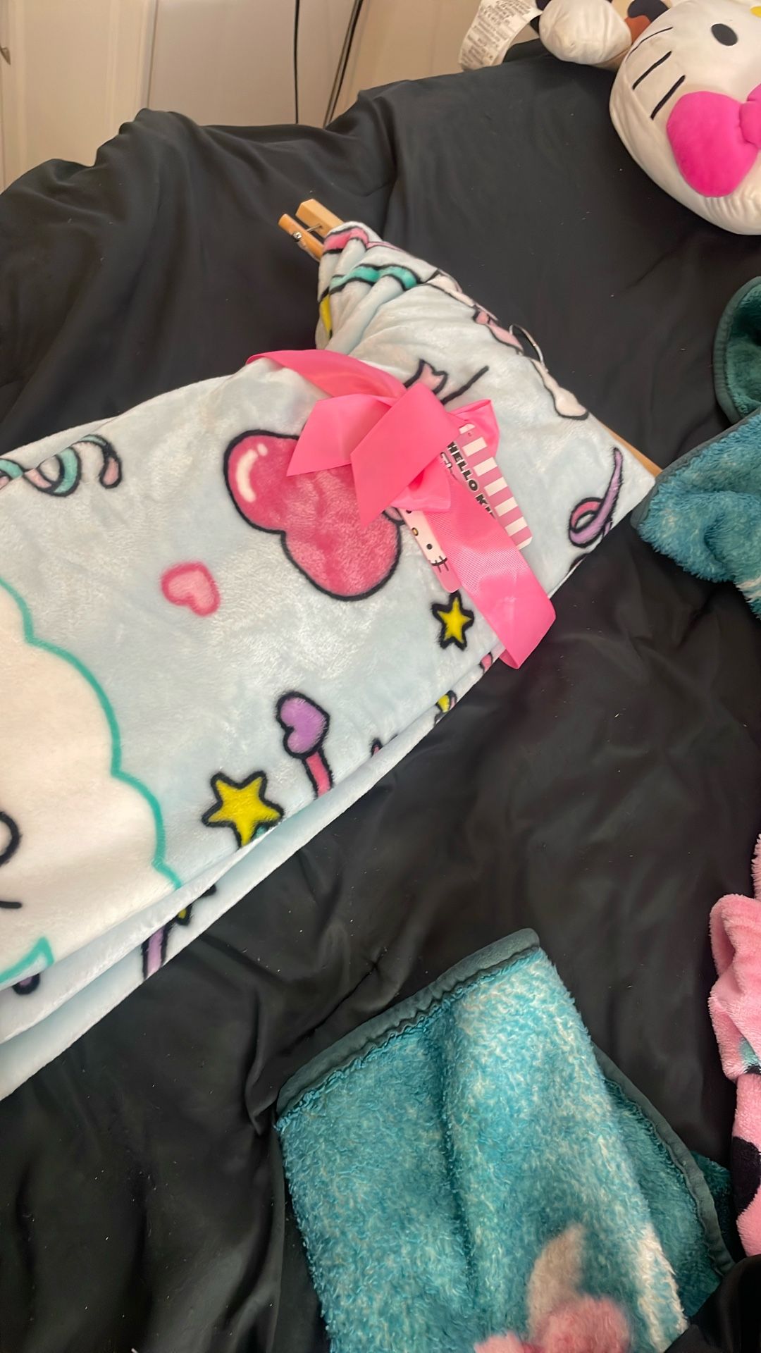 Hello kitty blanket